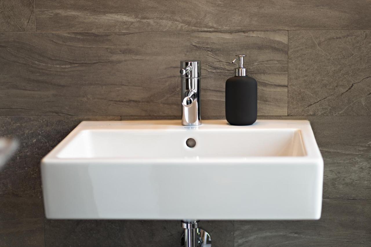 Luxury Suites South By Rikas Hotels Антверпен Екстериор снимка